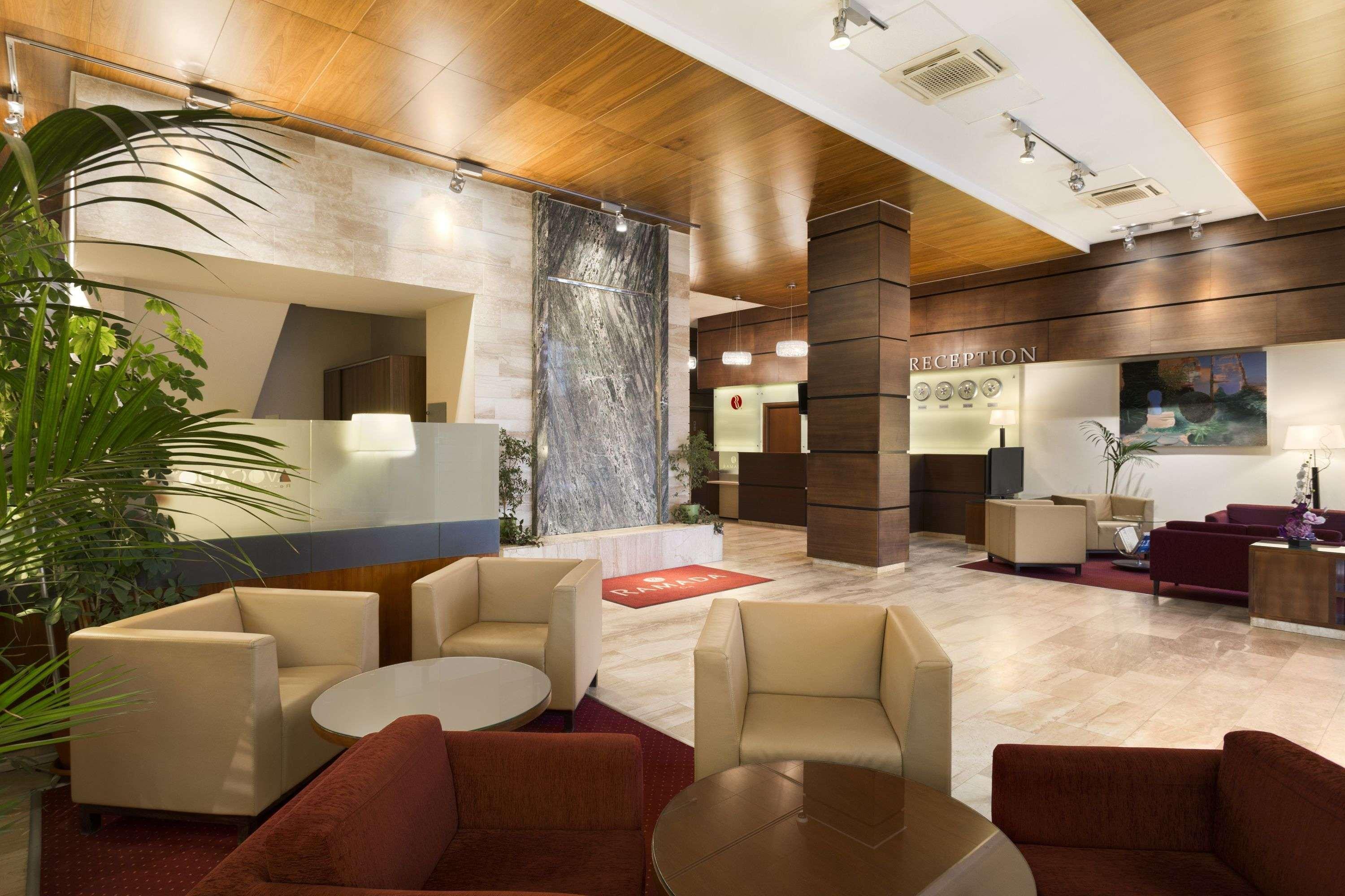 Wyndham Cluj Hotel Exterior photo