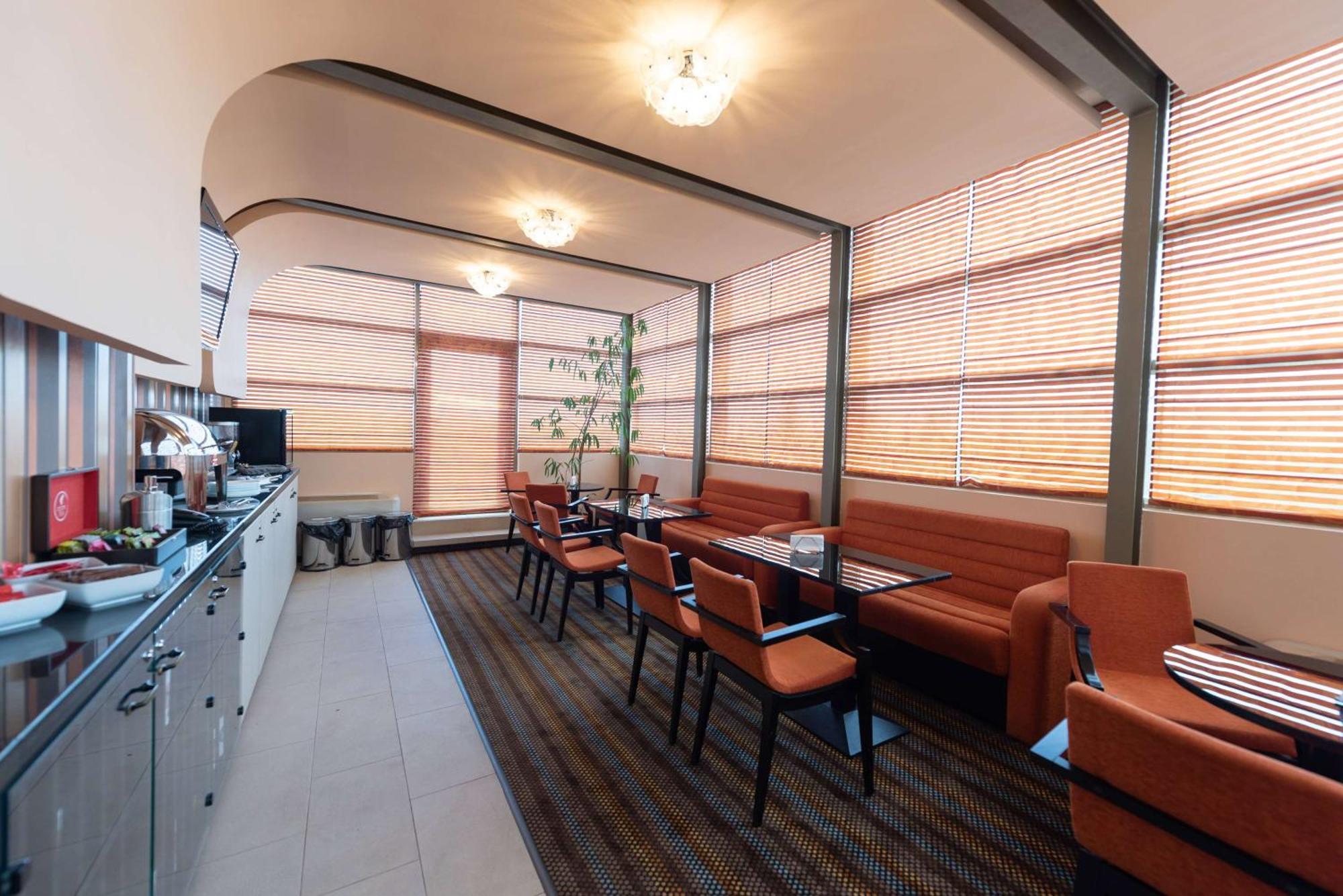 Wyndham Cluj Hotel Exterior photo